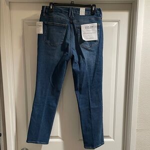 Good American Straight Leg Jeans in Classic Indigo Blue